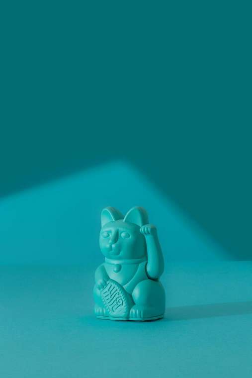 Декоративная фигурка-статуэтка Lucky Cat Mini бирюзового цвета