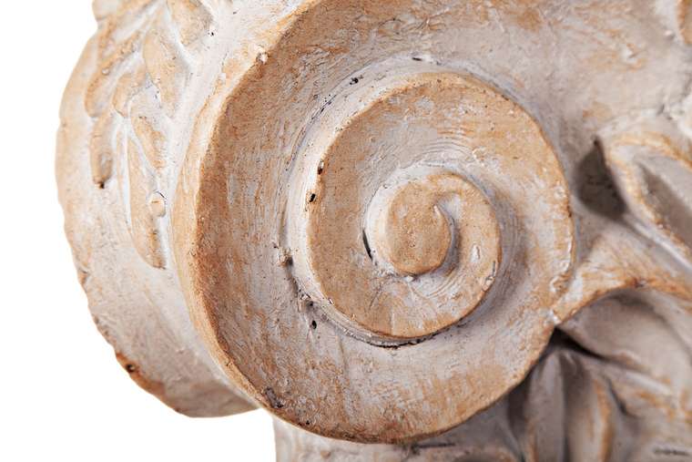 Журнальный столик из искусственного камня в виде постамента 