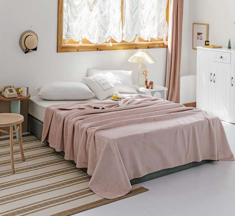 Покрывало София 220х240 розового цвета