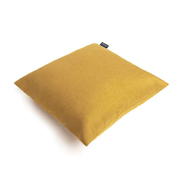 Декоративная подушка желтого цвета