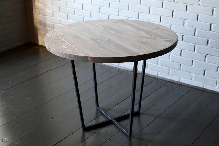 Круглый стол Round Gray со столешницей из массива сосны