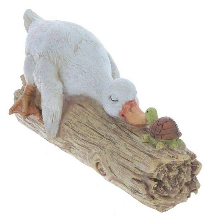 Фигурка декоративная Утка на бревне бело-бежевого цвета