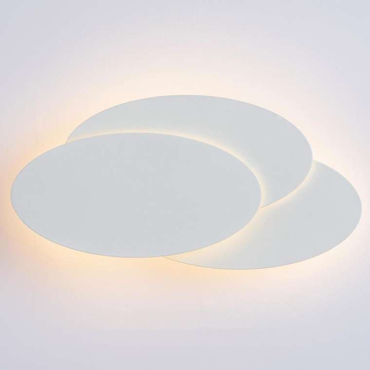 Настенный светодиодный светильник Trio белого цвета