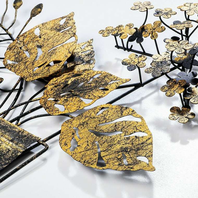 Настенный декор ручной работы Листья 47х55 из металла черно-золотого цвета