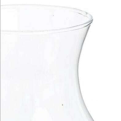 Стеклянная ваза прозрачного цвета