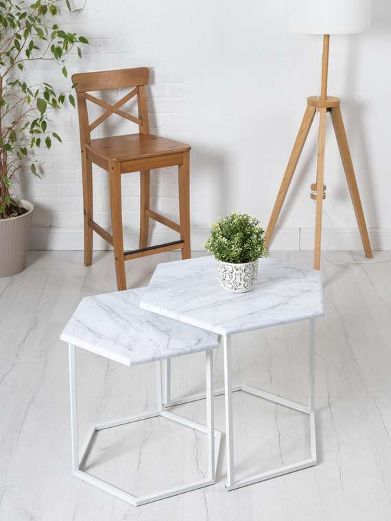 Набор из двух журнальных столиков белого цвета