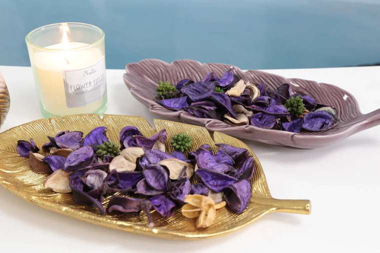 Керамическое блюдо Лист фиолетового цвета