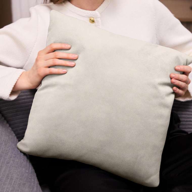 Набор из двух декоративных подушек 42х42 цвета латте