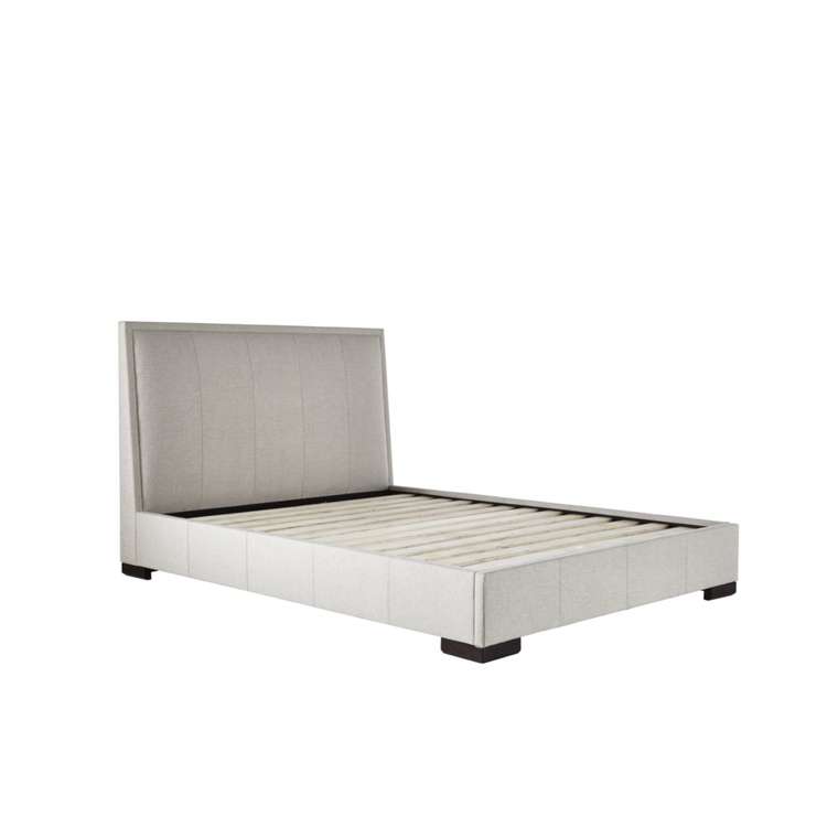 Кровать с мягким изголовьем 160х200
