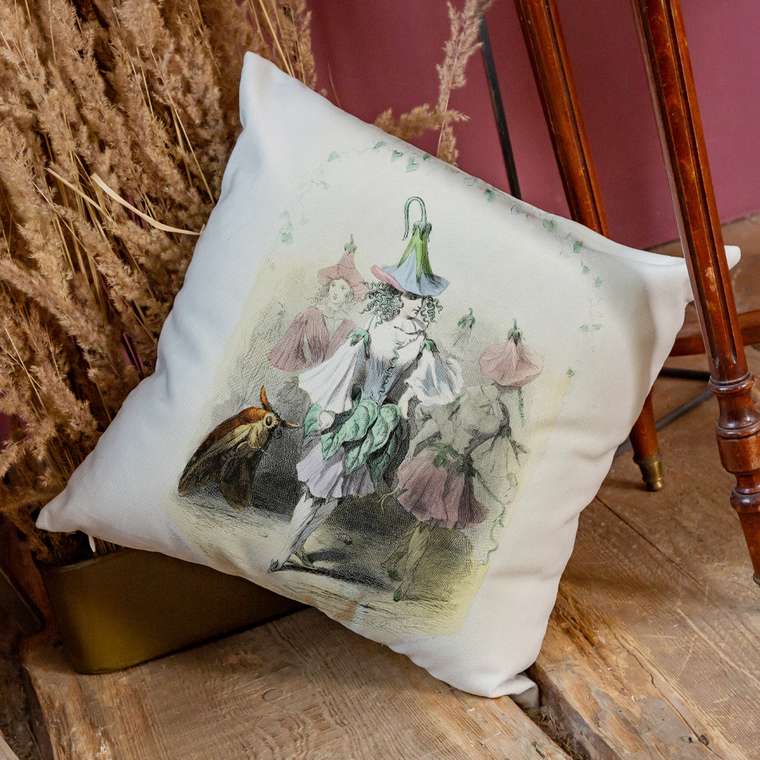 Декоративная подушка Ночная красавица Мирабилис бежевого цвета