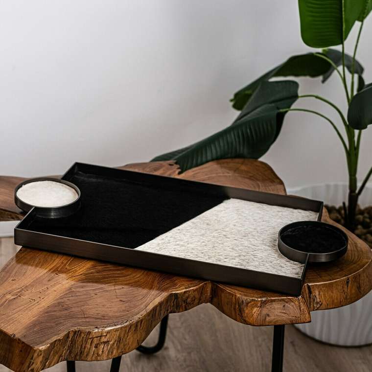 Декоративная подставка Shadowplay Tray черно-белого цвета