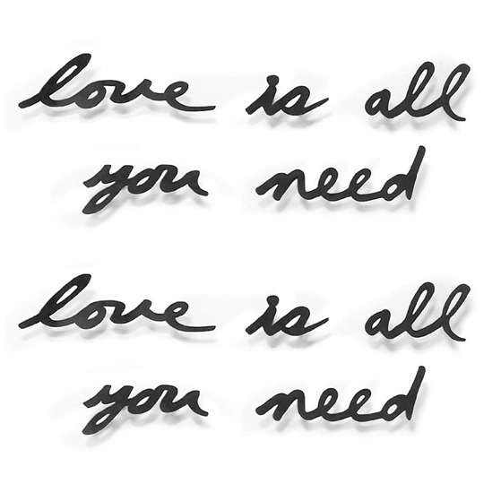 Слова для интерьера 'Love Is All You Need'
