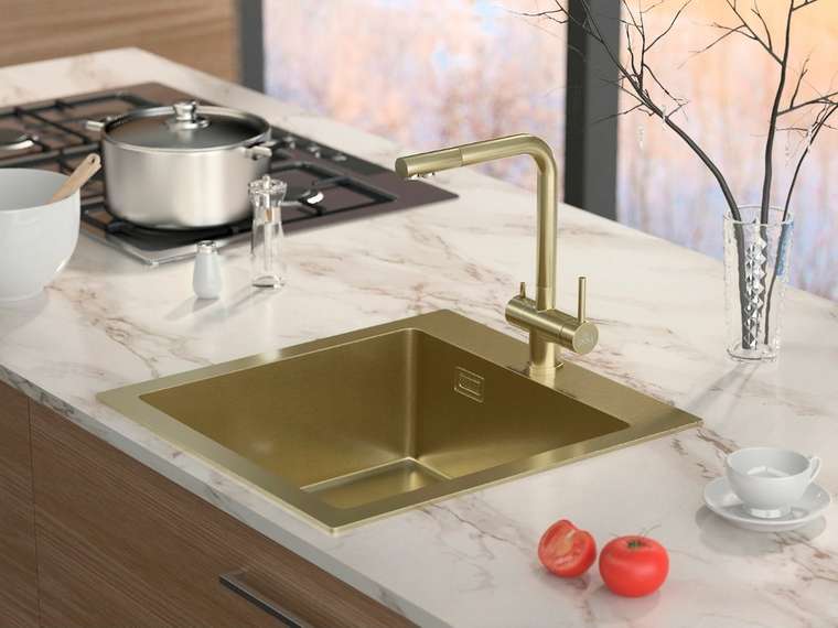 Смеситель для кухонной мойки Paulmark Skalen золотого цвета с высоким изливом