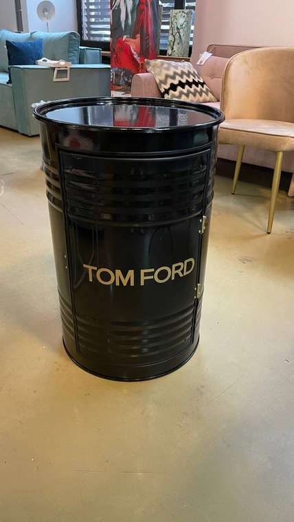 Бочка-шкаф с дверью и полками Tom Ford черного цвета