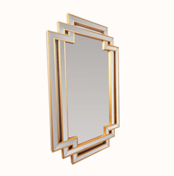 Настенное зеркало Caseus 70x110 в раме золотого цвета
