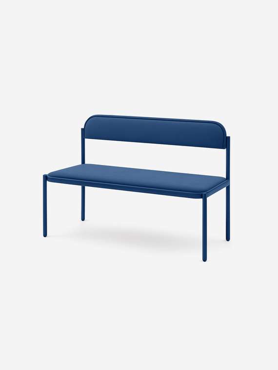 Лавочка с мягкой обивкой синего цвета