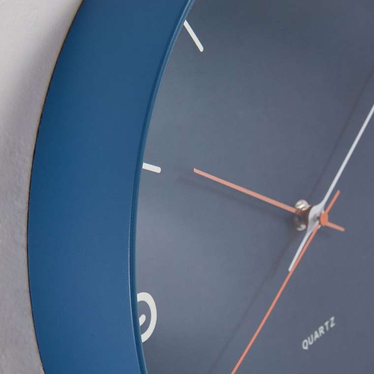 Настенные часы Mercure из синего пластика