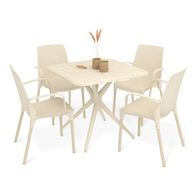 Обеденная группа из стола и четырех стульев бежевого цвета