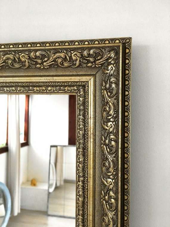 Настенное зеркало Big Silver золотого цвета