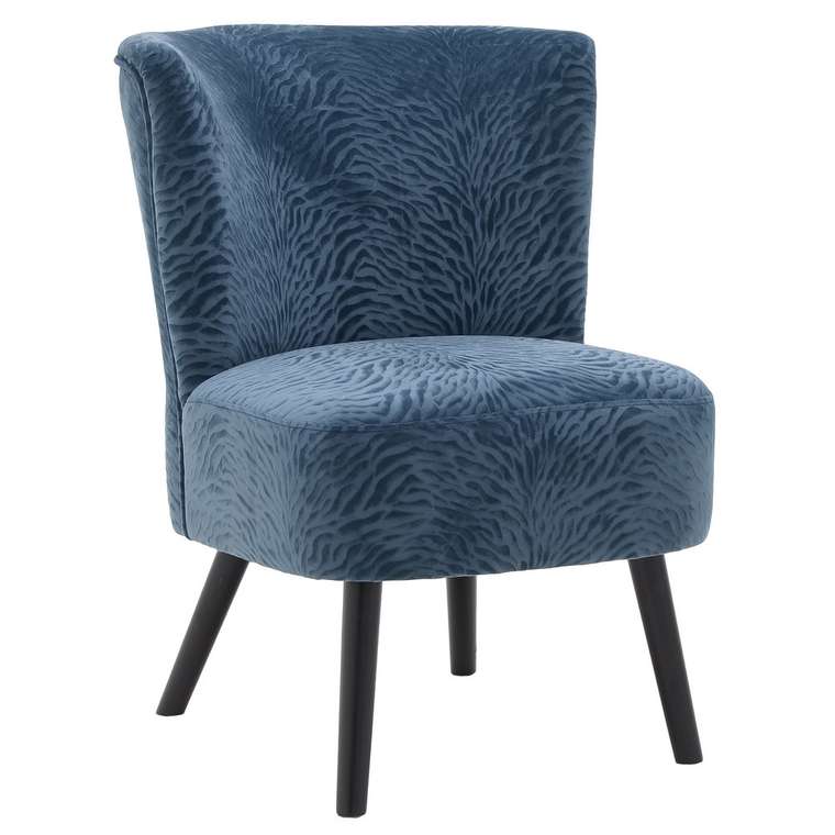 Кресло синего цвета 