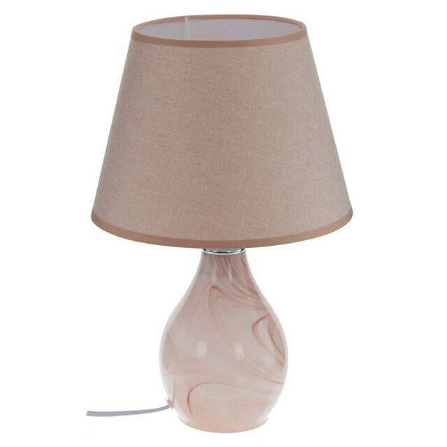 Настольная лампа с бежевым абажуром