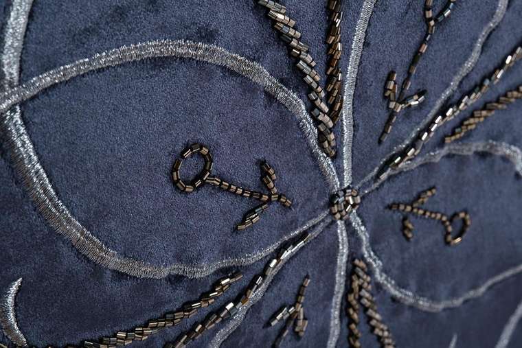Подушка с вышивкой Узор темно-синего цвета