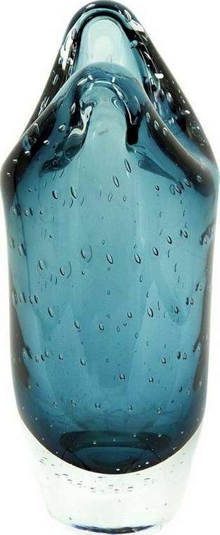 Ваза из стекла голубого цвета