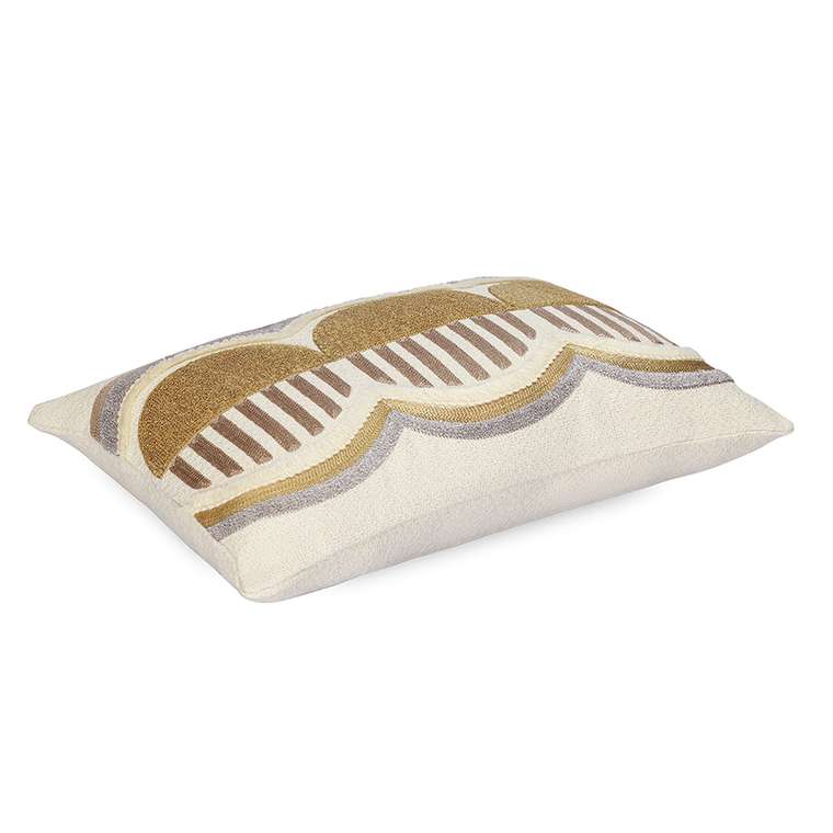 Декоративная подушка Essential Chic Beige 30х45 бежевого цвета