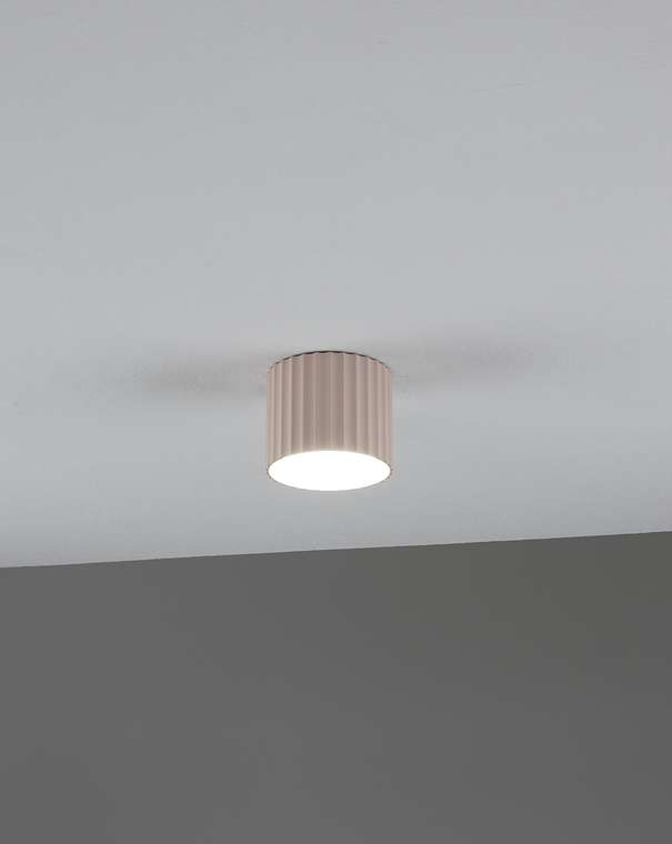 Спот Cora V11893-1C бежевого цвета