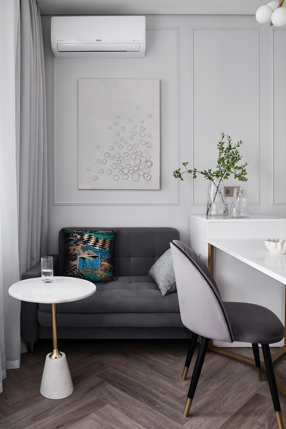 Фотография: в стиле , Малогабаритная квартира, Квартира, Проект дня, Пермь, Монолитный дом, 2 комнаты, до 40 метров, современный с элементами классики и минимализмом, Арина Гринберг – фото на INMYROOM