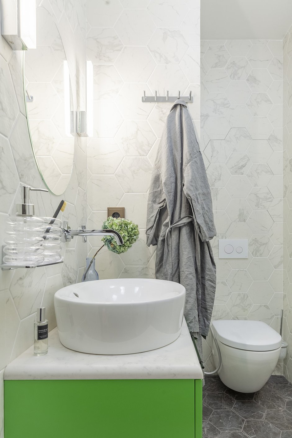 Фотография: Ванная в стиле Современный, Квартира, Проект недели, Москва, Юлия Веселова, 3 комнаты, Более 90 метров – фото на INMYROOM