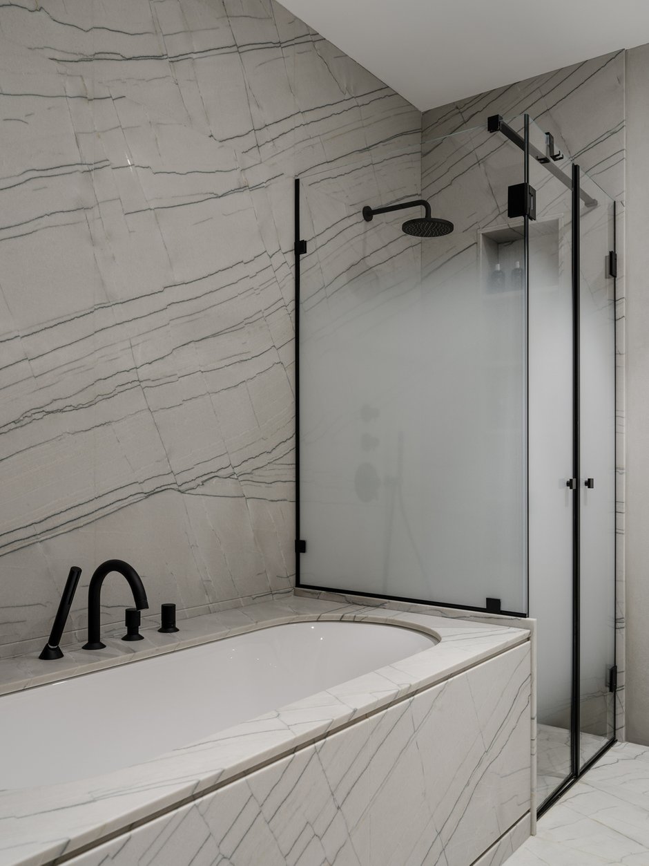 Фотография:  в стиле , Квартира, Проект дня, Москва, Кирпичный дом, 4 и больше, Более 90 метров, Валерия Исакова, Мария Куркова – фото на INMYROOM