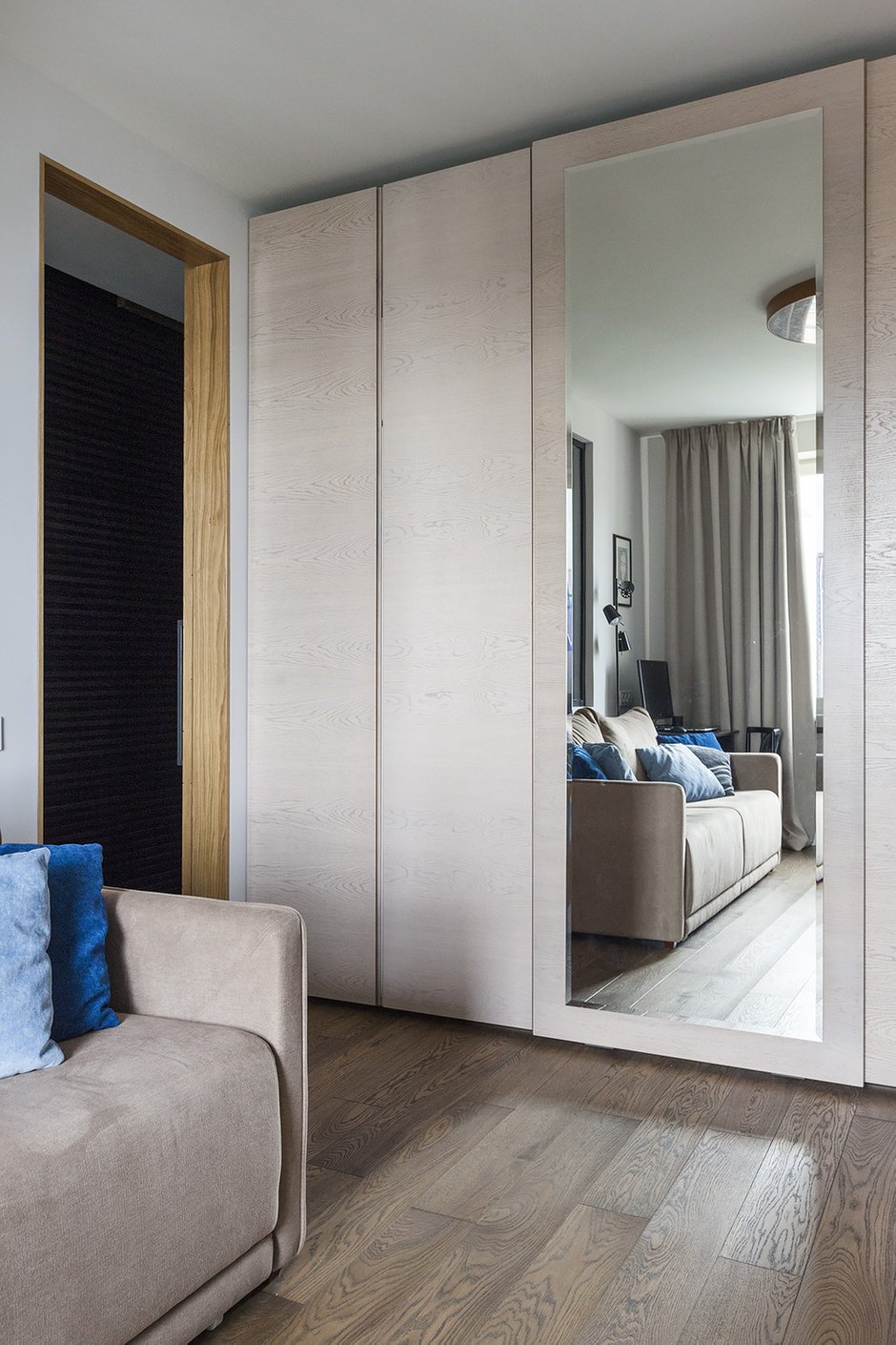 Фотография: Гостиная в стиле Современный, Квартира, Проект недели, Samsung, Виктория Золина, 1 комната, 40-60 метров, Монолитно-кирпичный – фото на INMYROOM