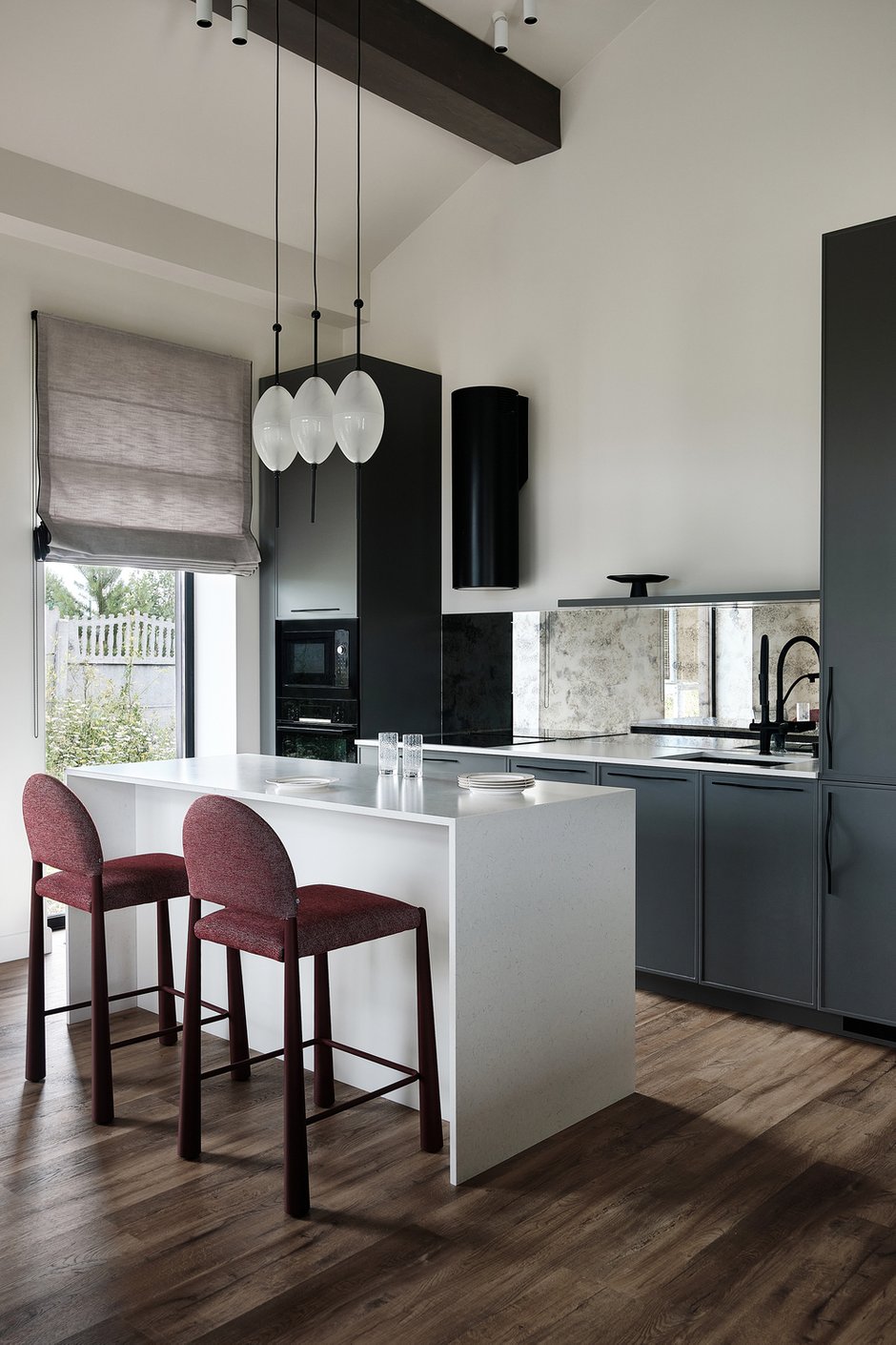 Фото: Кухня и столовая в стиле Модерн, Минимализм, Скандинавский, Дом, Проект дня, Дом и коттедж, Пермь, 4 и более, Более 90 метров – фото на INMYROOM