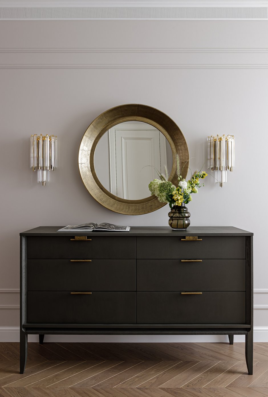 Фотография: Прихожая в стиле Классический, Современный, Дом, Проект дня, Дом и дача, Краснодар, Кирпичный дом, 4 и больше, Более 90 метров, Татьяна Черкашина – фото на INMYROOM