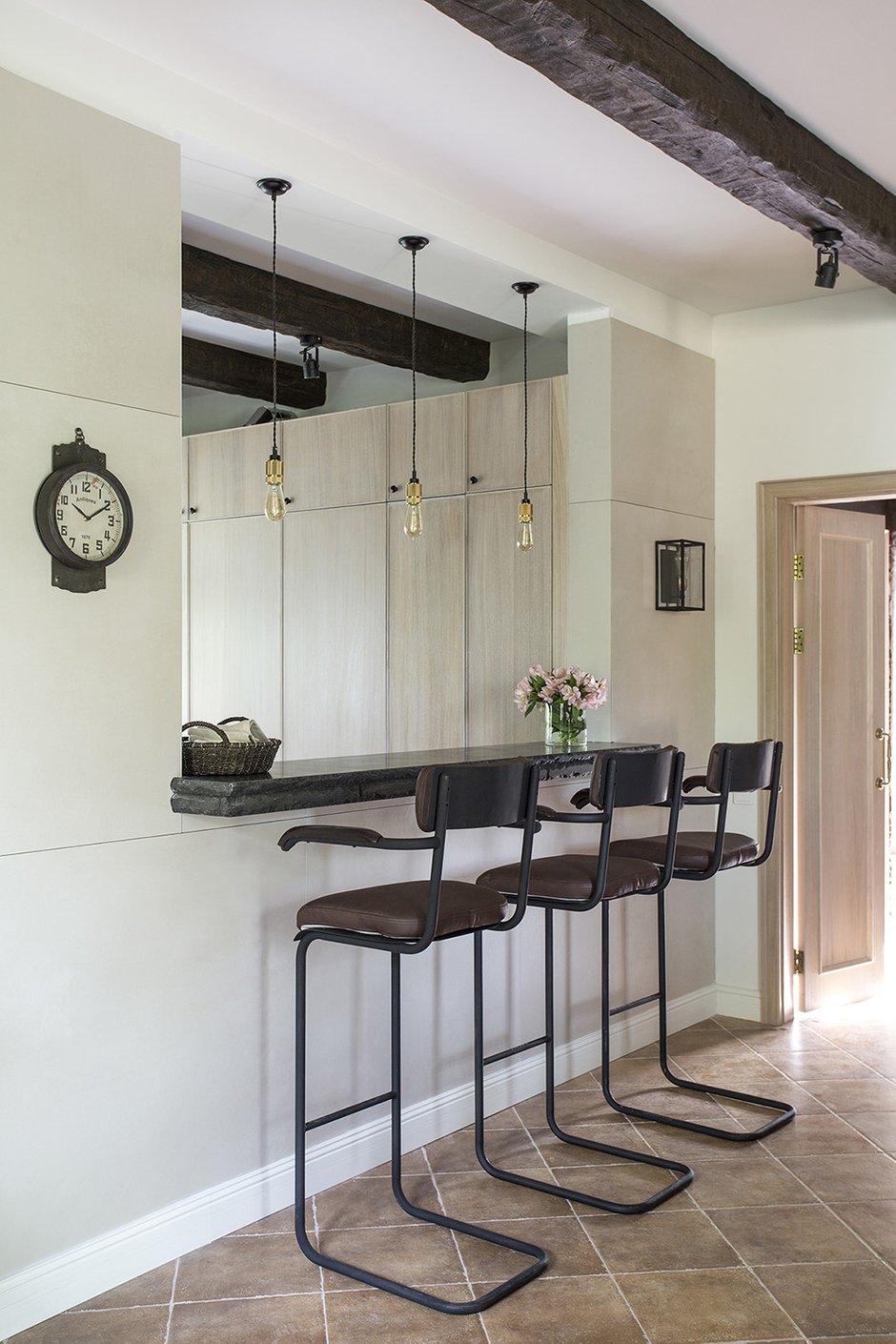 Фотография: Кухня и столовая в стиле Прованс и Кантри, Дом, Проект недели, Подмосковье, Дом и дача, Московская область, Кирпичный дом, 4 и больше, Более 90 метров, Надежда Малых, Максим Бондаренко – фото на INMYROOM