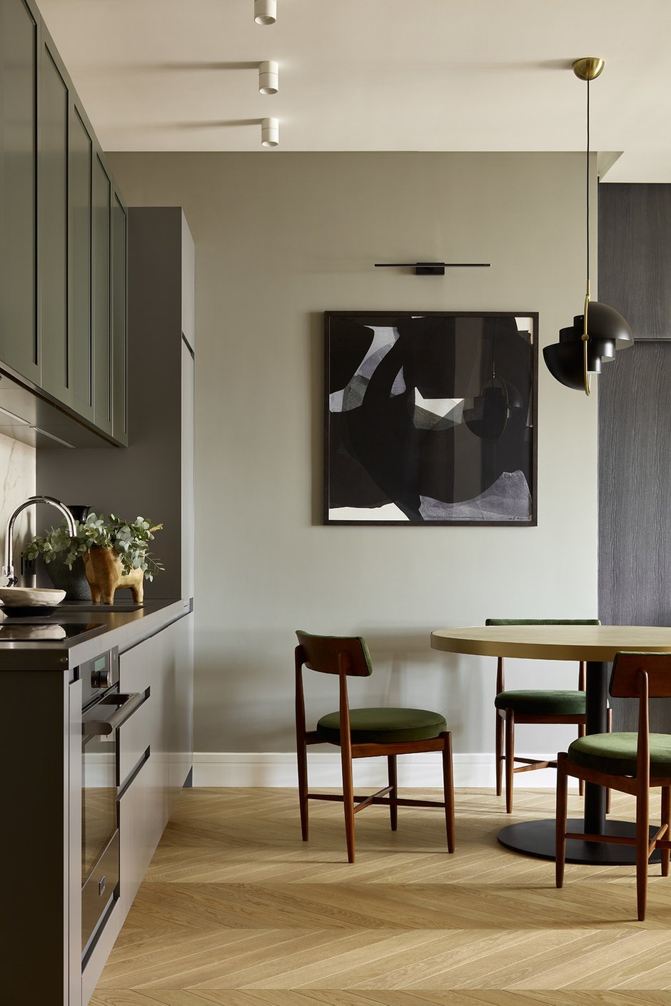 Фотография: Кухня и столовая в стиле Эклектика, Современный, Квартира, Проект недели, Москва, 3 комнаты, 60-90 метров, Aiya Design – фото на INMYROOM