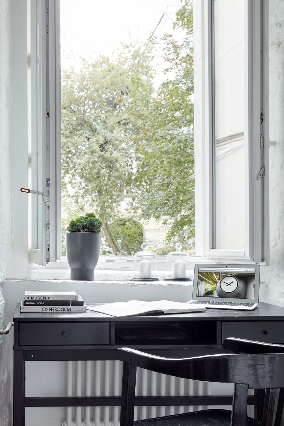 Фотография: Кабинет в стиле Минимализм, Квартира, Проект недели, Москва, Старый фонд, 3 комнаты, 60-90 метров, Арсений Борисенко, za bor – фото на INMYROOM