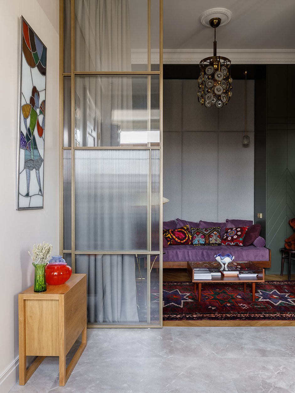 Фотография: Гостиная в стиле Современный, Эклектика, Винтажный, Классический, Квартира, Проект дня, Санкт-Петербург, Кирпичный дом, 4 и больше, Более 90 метров, Архитектурное бюро Картун, Ирина Картун – фото на INMYROOM