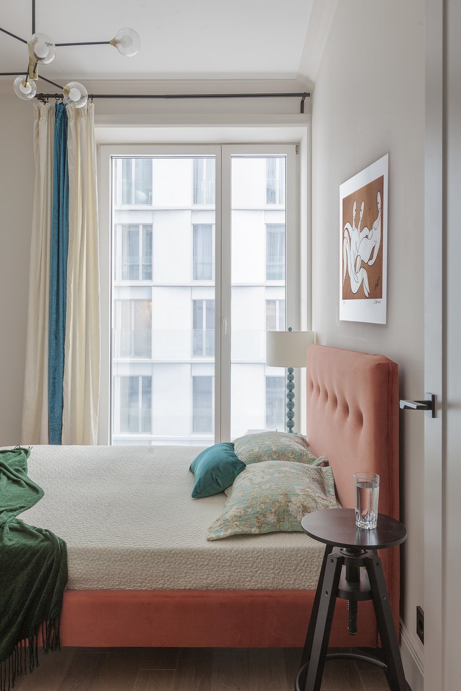 Фотография: Спальня в стиле Современный, Квартира, Проект недели, Москва, 4 и больше, 60-90 метров, Рада Кобук, Варя Шалито – фото на INMYROOM
