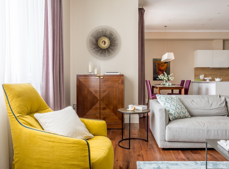 Фотография: Гостиная в стиле Современный, Эклектика, Квартира, Проект дня, Москва, Монолитный дом, 3 комнаты, Более 90 метров, Александр Кривов – фото на INMYROOM