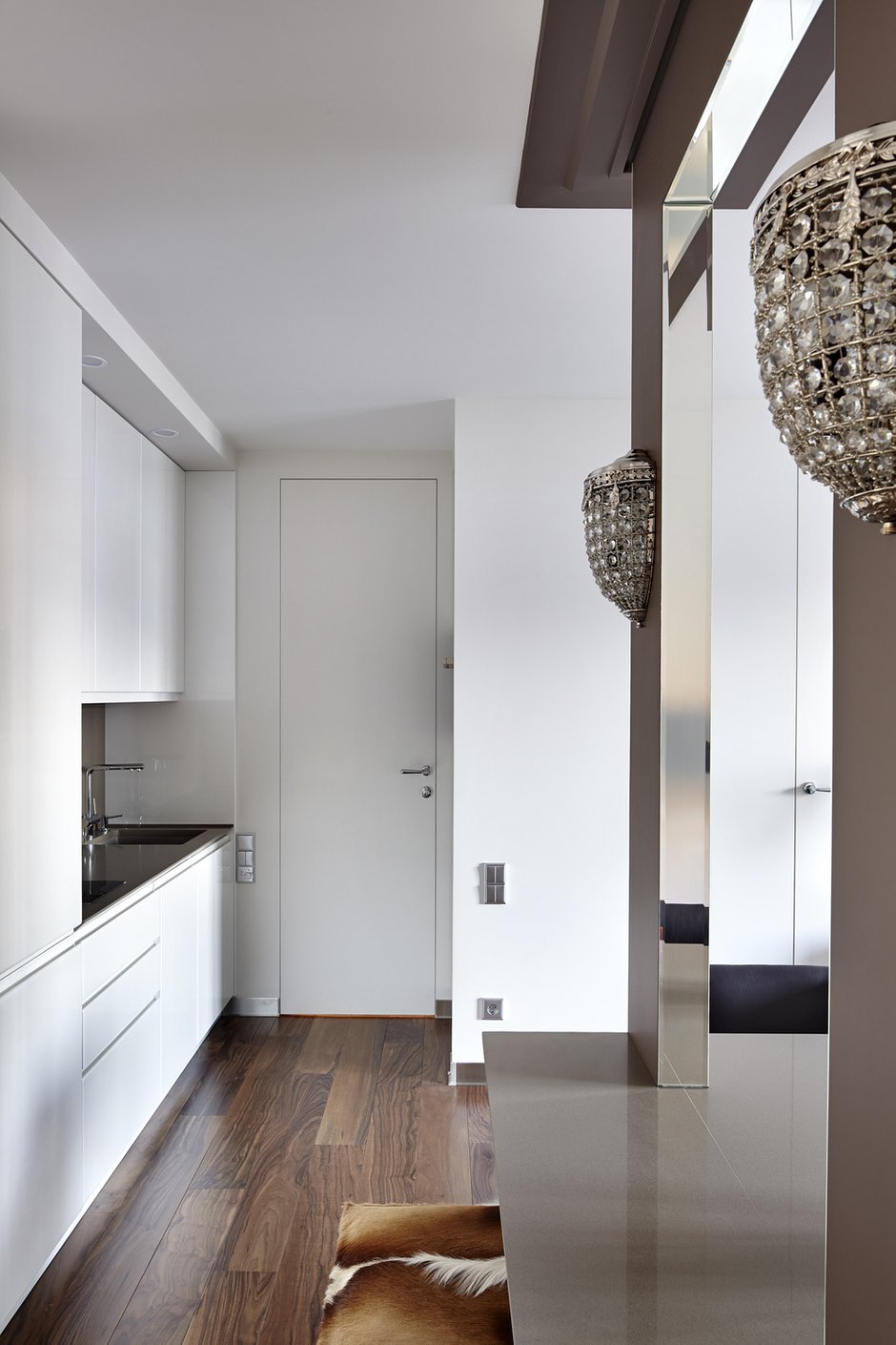 Фотография: Кухня и столовая в стиле Современный, Минимализм, Квартира, Проект недели, Москва, Кирпичный дом, 1 комната, 40-60 метров, Студия TS Design – фото на INMYROOM