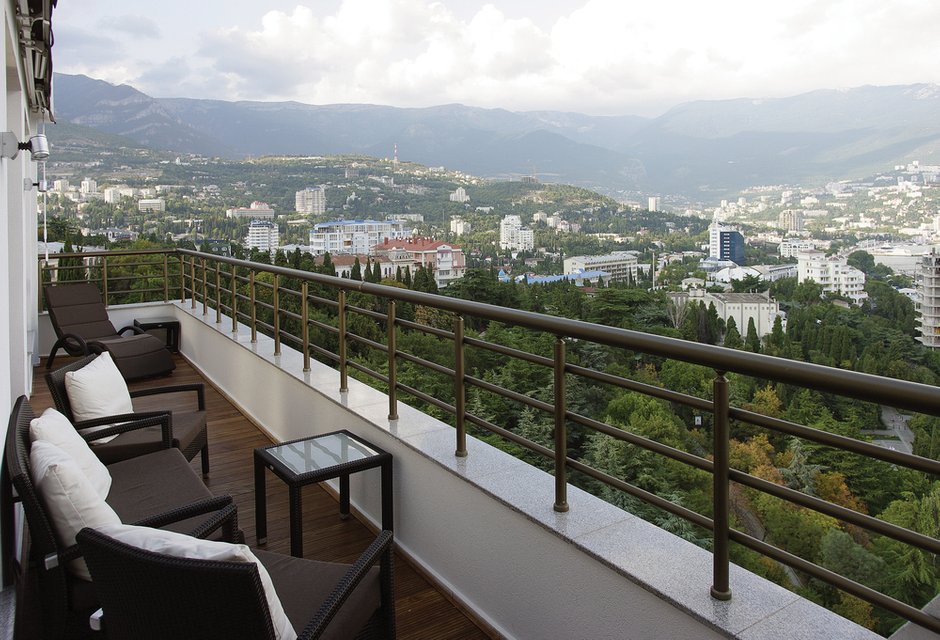 Фотография: Балкон, Терраса в стиле Современный, Восточный, Квартира, Цвет в интерьере, Дома и квартиры, Белый, Минимализм – фото на INMYROOM