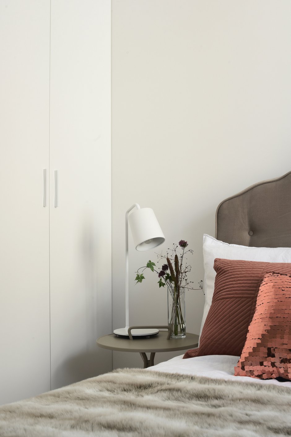 Фотография: Спальня в стиле Скандинавский, Минимализм, Квартира, Проект недели, Новая Москва, Монолитный дом, 2 комнаты, 60-90 метров, Анна Эрман – фото на INMYROOM