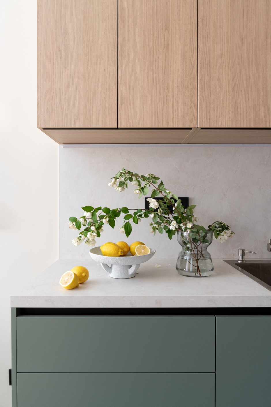 Фото: в стиле, Модерн, Маленькая квартира, Квартира, Проект дня, 1 комната, Монолитный кирпич, Юлия Волкова – фото на INMYROOM