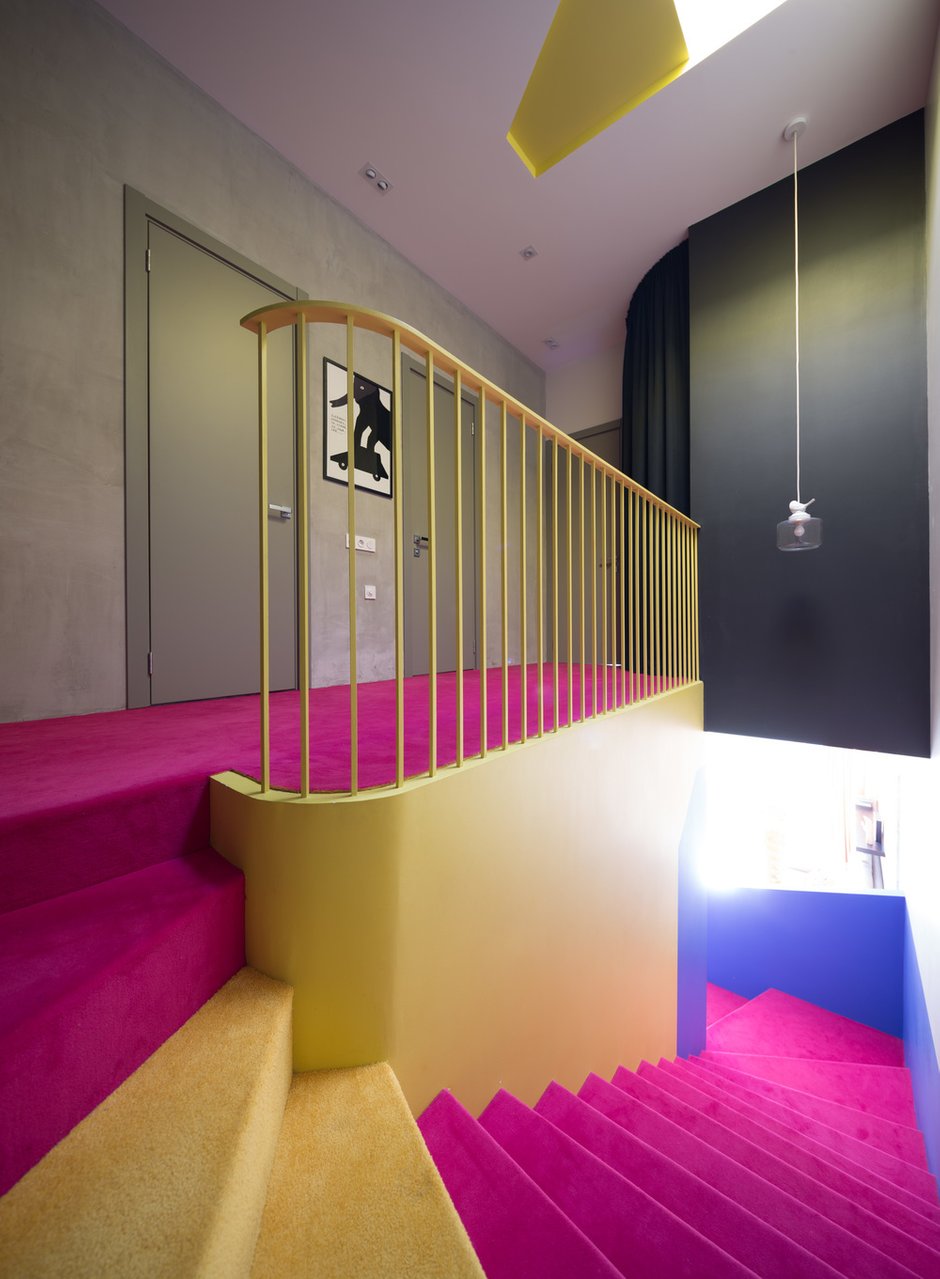 Фотография: Прихожая в стиле Современный, Эклектика, Проект дня, Дом и дача, Новая Москва, Таунхаус, Монолитный дом, 4 и больше, Более 90 метров, Катя Любарская, Катя Сванидзе., Dvekati – фото на INMYROOM