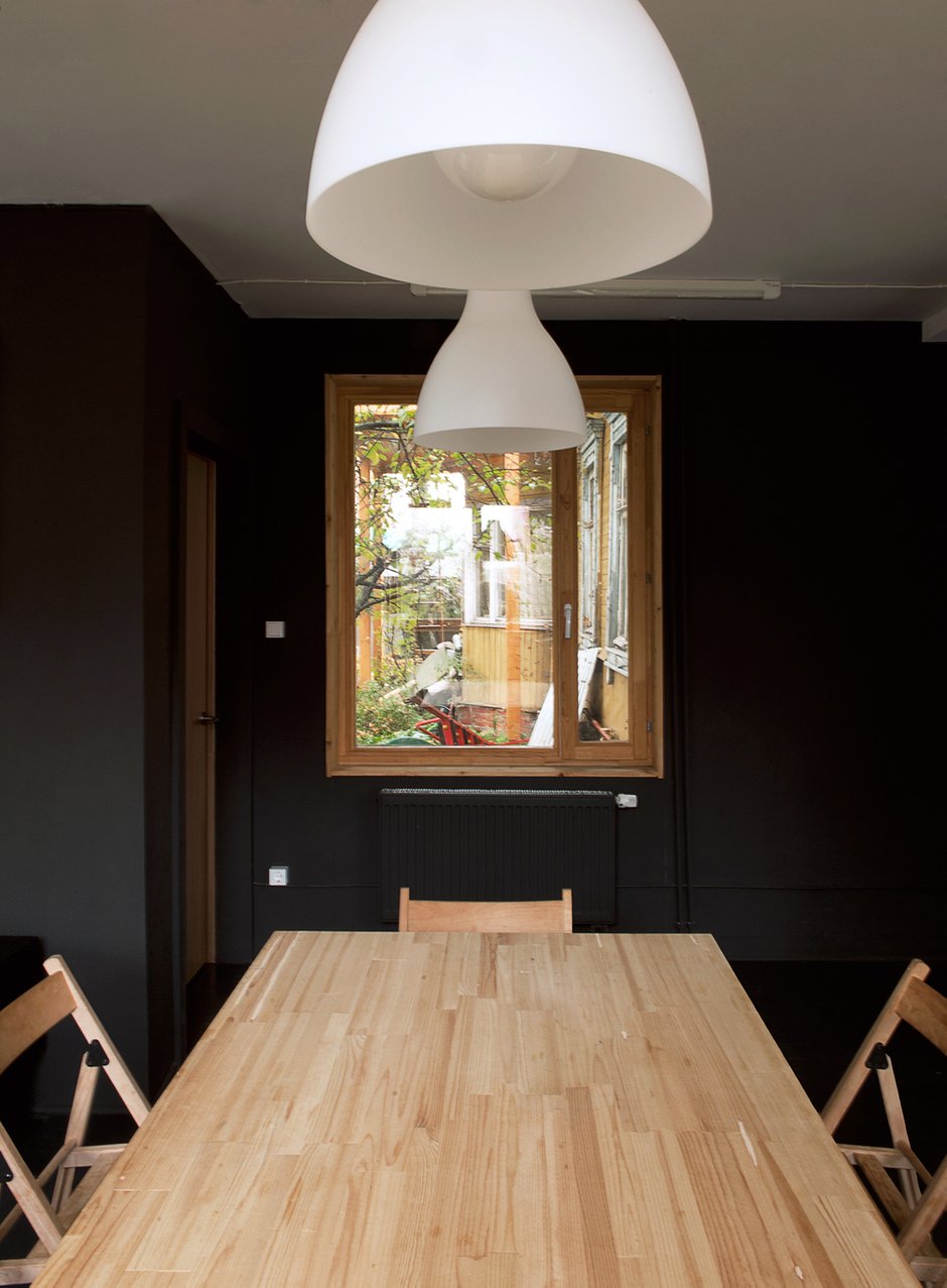 Фотография:  в стиле , Современный, Дом, Белый, Проект дня, Черный, Зеленый, Желтый, Дом и дача, Московская область, Лапино, Le Atelier, как оформить маленький дом, как построить маленький дом, проект маленького дома, маленький загородный дом – фото на INMYROOM