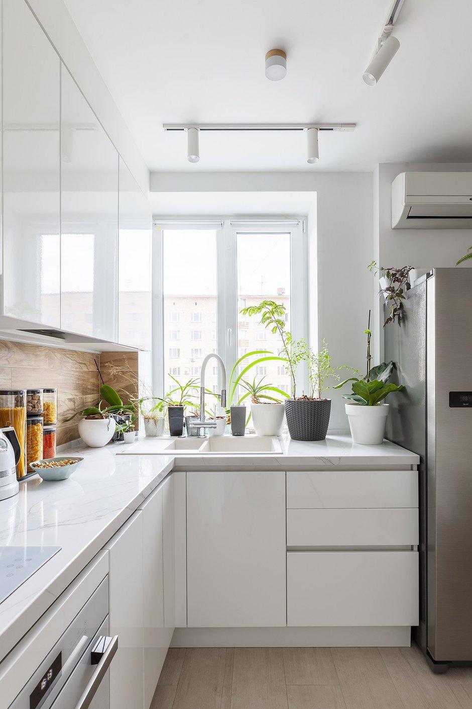 Фотография: Кухня и столовая в стиле Минимализм, Скандинавский, Современный, Квартира, Студия, Проект недели, Москва, 40-60 метров, Сергей Трегубов – фото на INMYROOM