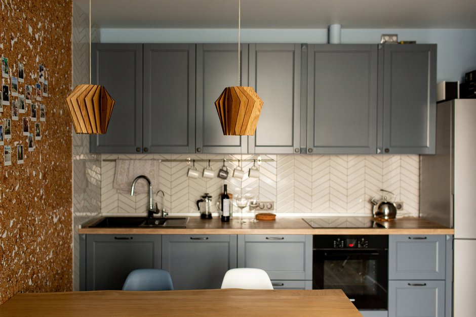 Фотография: Кухня и столовая в стиле Современный, Скандинавский, Малогабаритная квартира, Квартира, Проект недели, Химки, 2 комнаты, LeBero, Ольга Березуева, ПРЕМИЯ INMYROOM – фото на INMYROOM