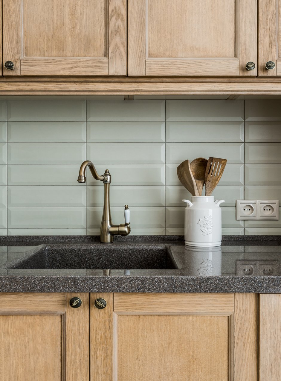 Фотография: Кухня и столовая в стиле Классический, Современный, Квартира, Проект недели, Москва, Монолитный дом, 2 комнаты, 60-90 метров, Елена Лазутина – фото на INMYROOM